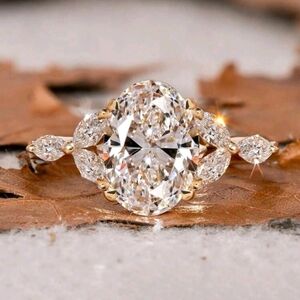 Elegant Gold and Silver Women's Ring